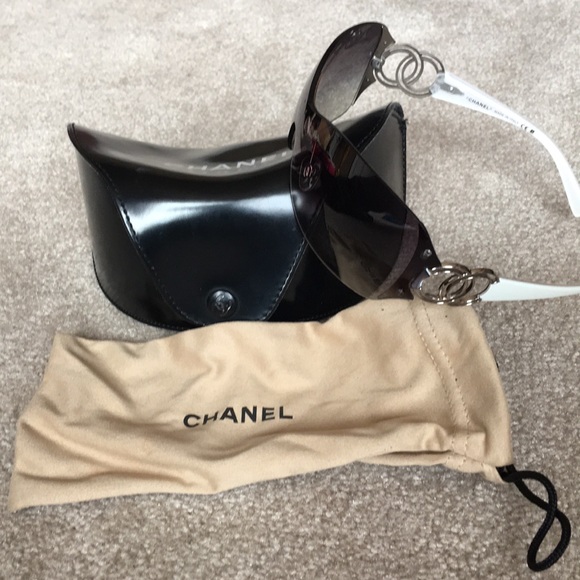 Chanel DesignerSunglasses - Picture 2 of 5